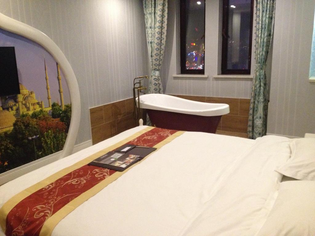 Harbin Walker Coffee Hotel Room photo
